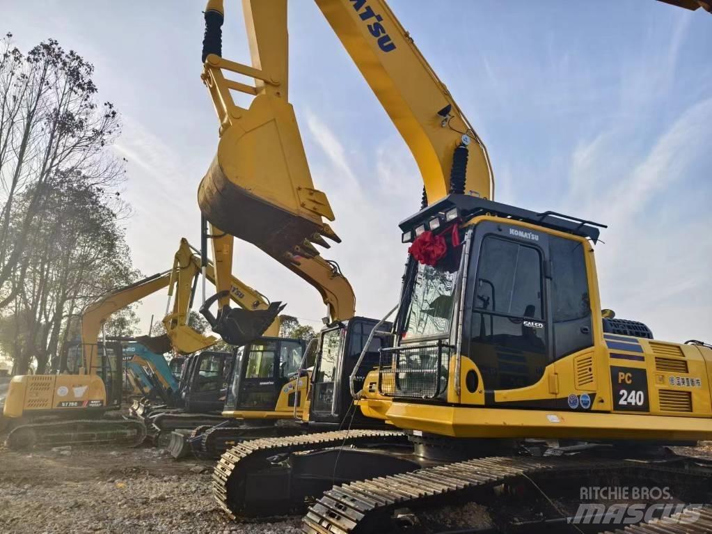 Komatsu PC240-8 Midigrävmaskiner 7t - 12t