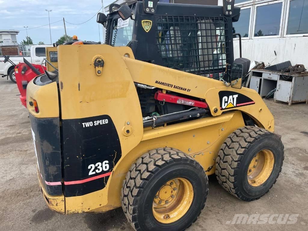 CAT 236 Kompaktlastare