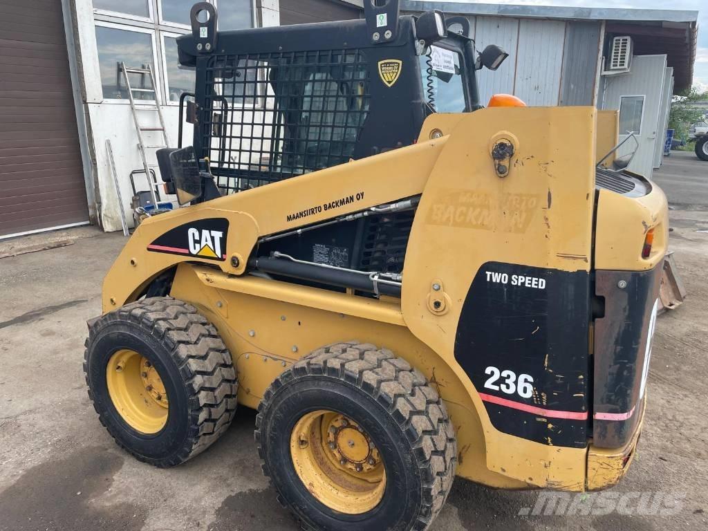 CAT 236 Kompaktlastare