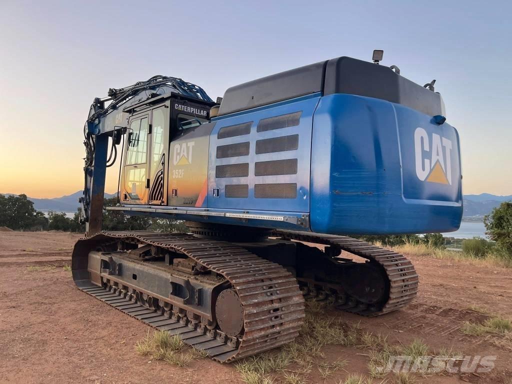 CAT 352 F XE Bandgrävare