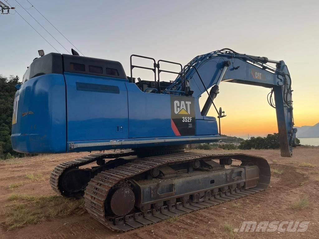 CAT 352 F XE Bandgrävare