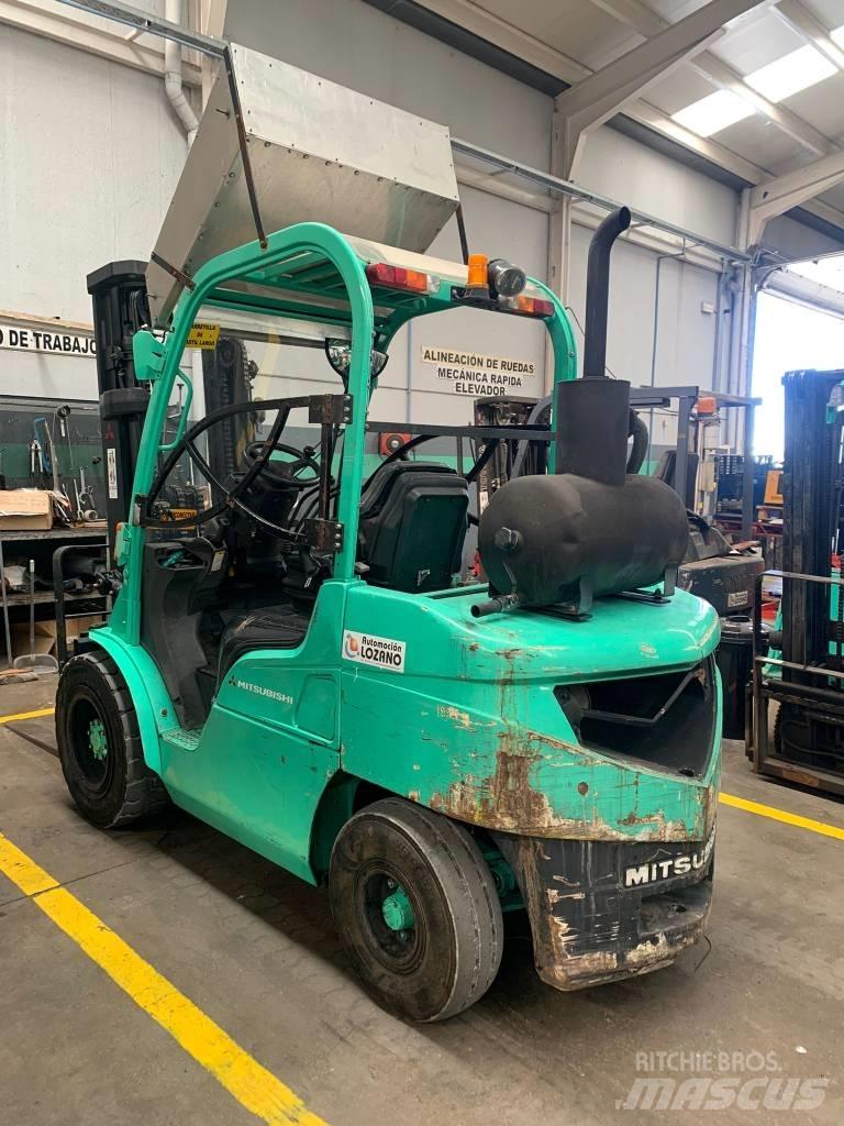 Mitsubishi FD35N Dieselmotviktstruckar