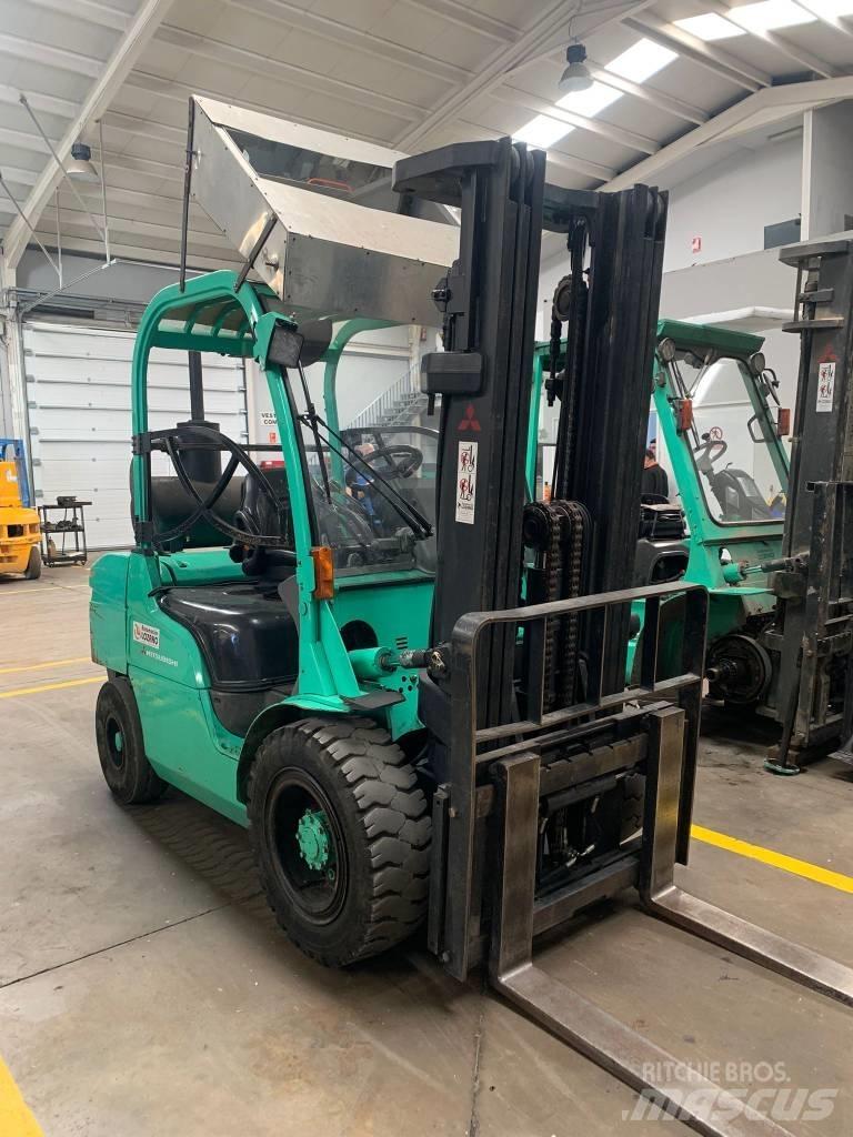 Mitsubishi FD35N Dieselmotviktstruckar