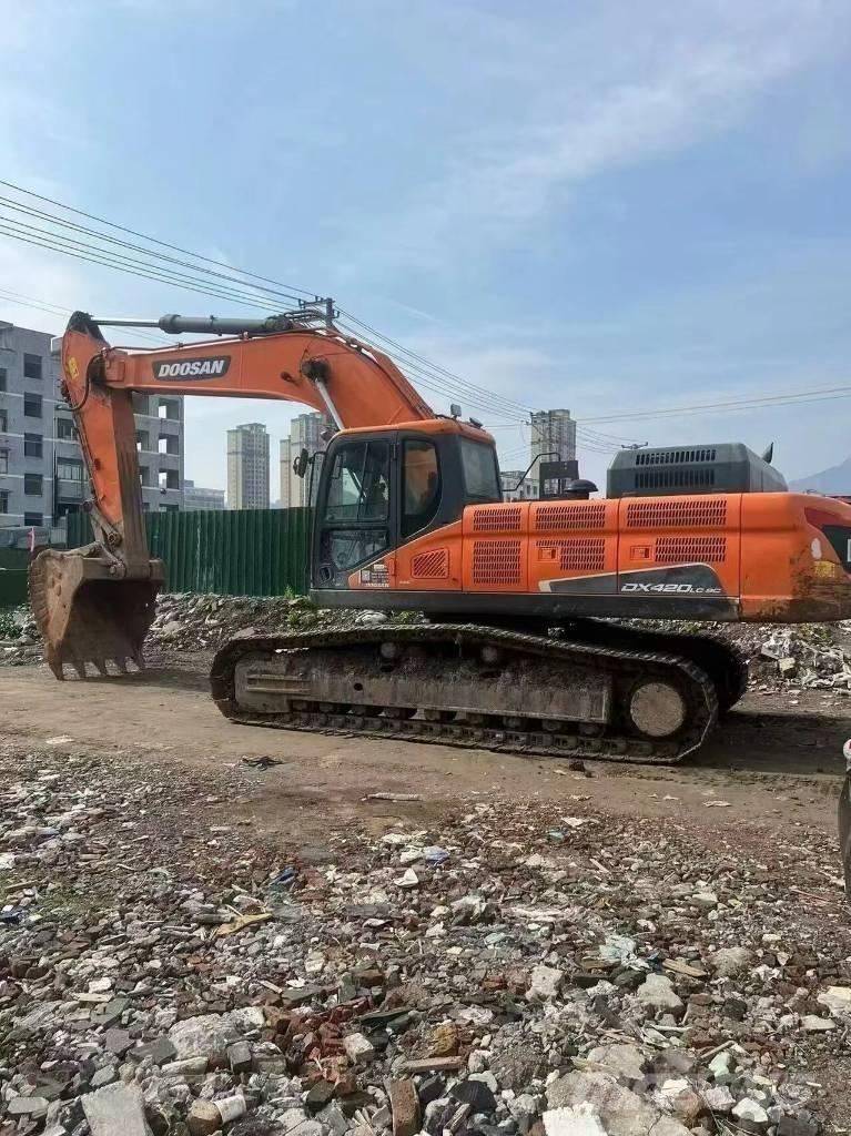 Doosan DX420LC Bandgrävare