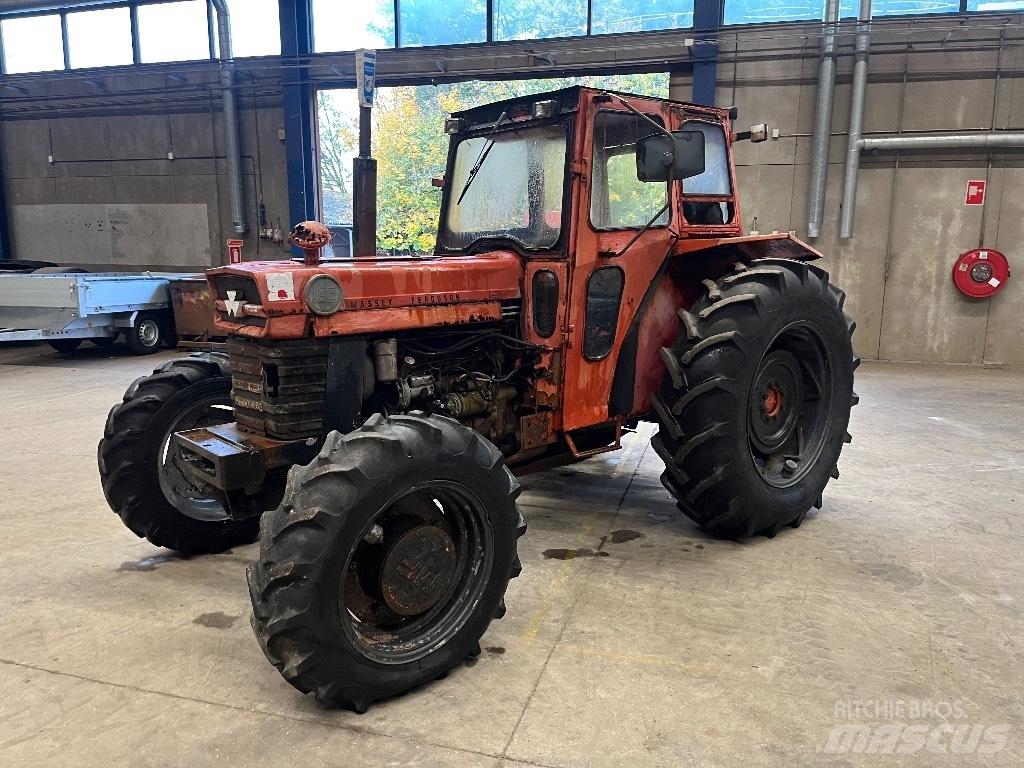 Massey Ferguson 168 Traktorer