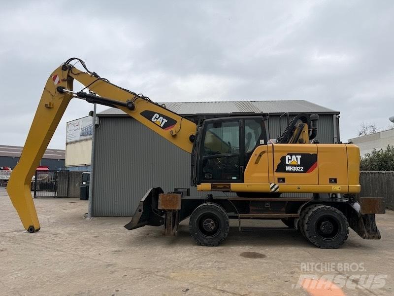 CAT MH 3022 Avfalls / industri hantering