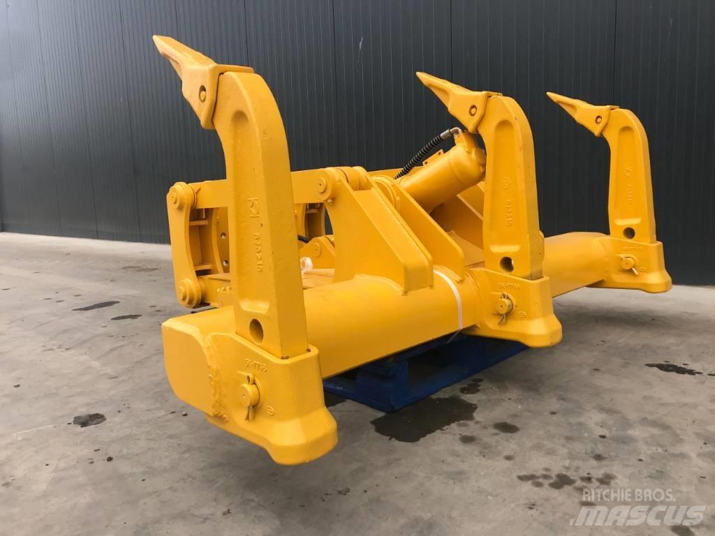 Komatsu D65 Rivare