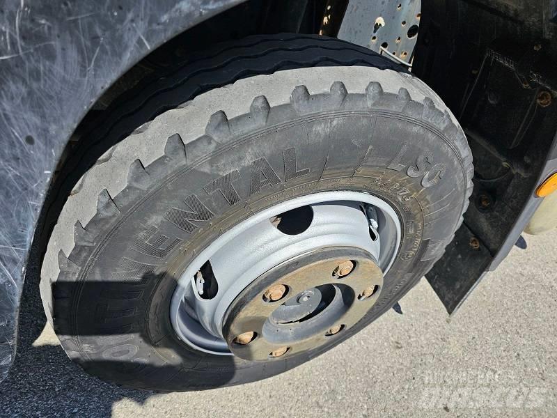 Iveco 80E 18 Flakbilar