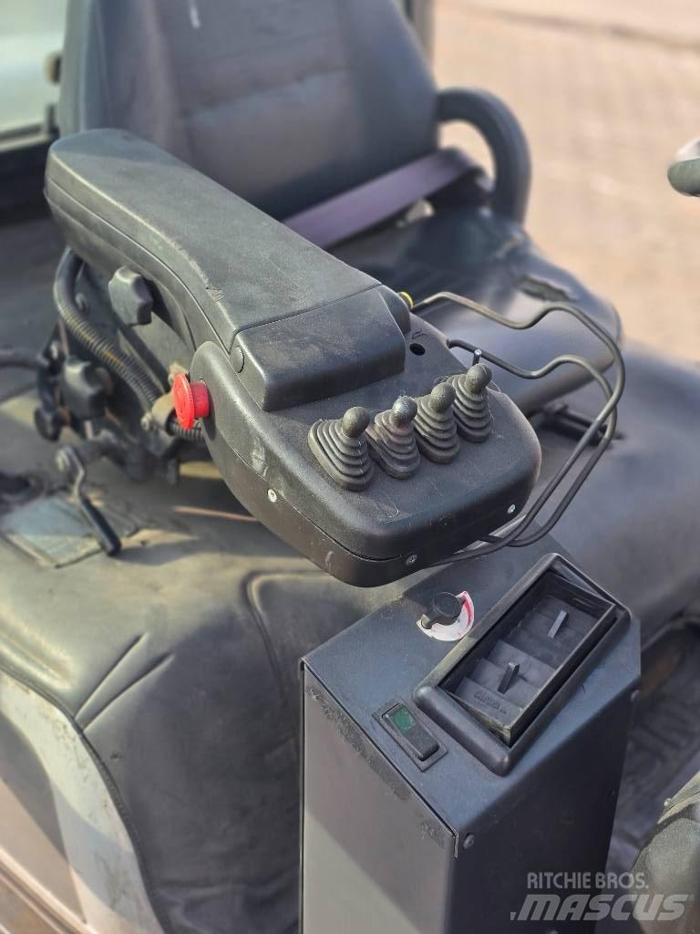 Nissan FGD02 A 32 Q Gasolmotviktstruckar