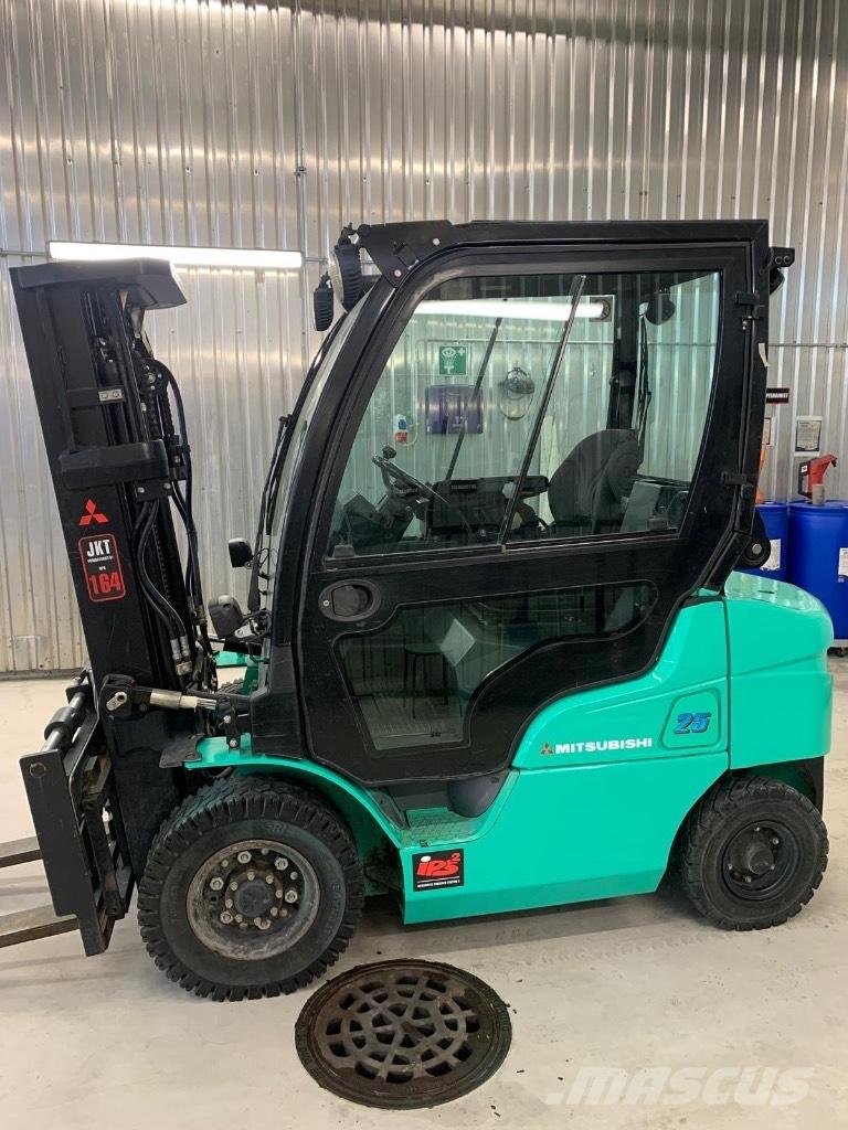 Mitsubishi FD 25 N2 Dieselmotviktstruckar