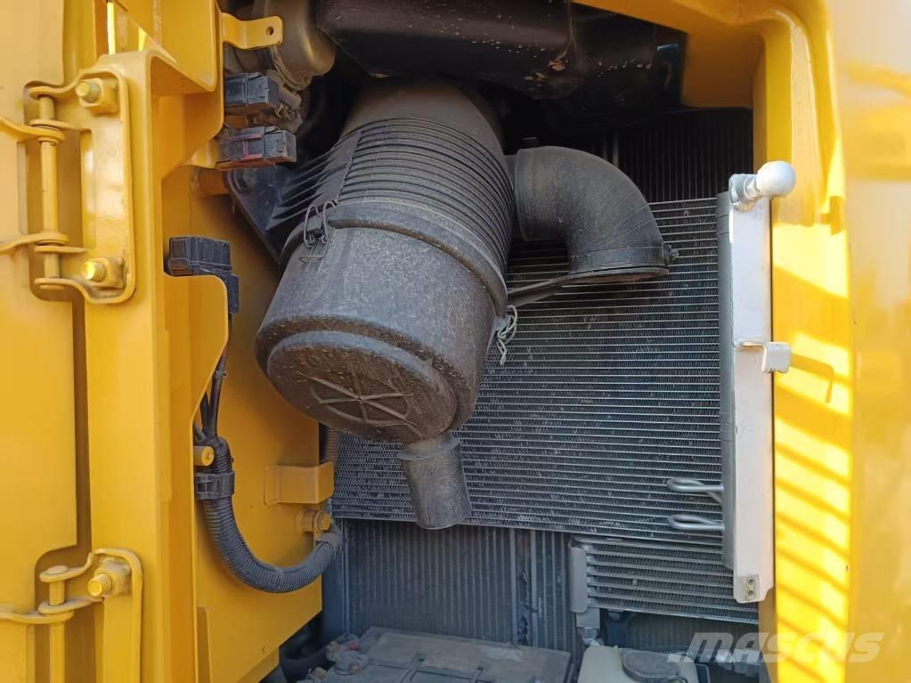 Komatsu PC138 Midigrävmaskiner 7t - 12t