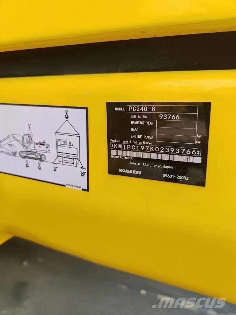 Komatsu 240LC-8 Bandgrävare