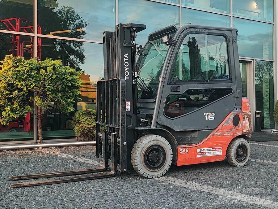 Toyota 02-8FGF15 Gasolmotviktstruckar