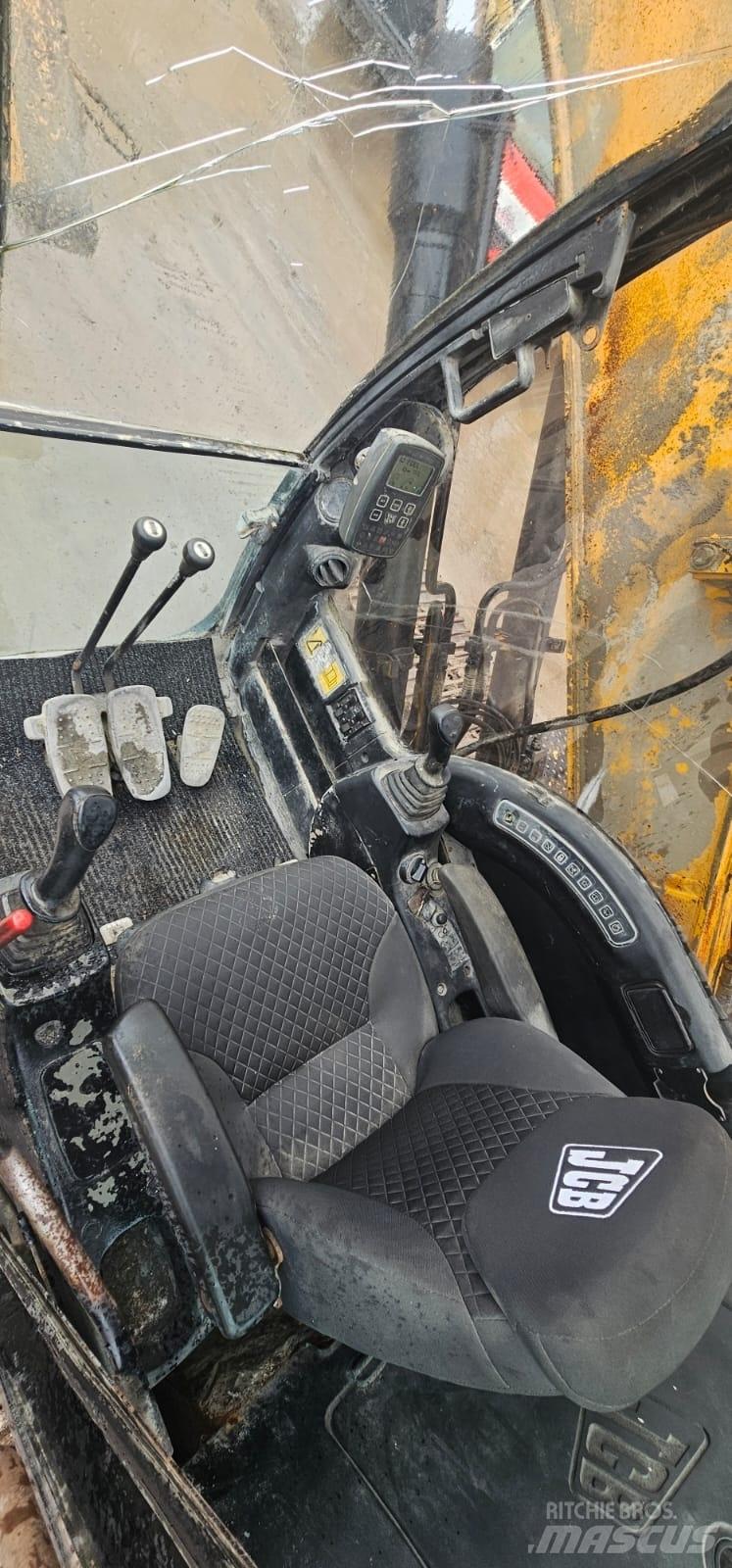 JCB JS 220 LC Bandgrävare
