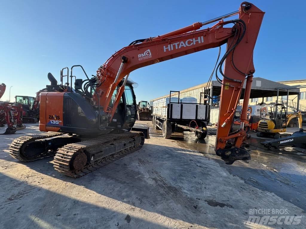Hitachi ZX 135 US-6 Bandgrävare