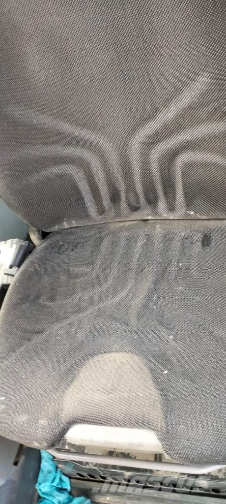 Komatsu PW 200-7 Hjulgrävare