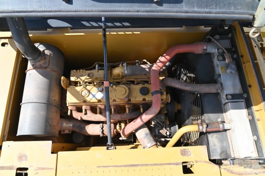 CAT 323D3 Hjulgrävare