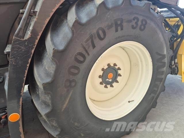 New Holland FR700 Självgående fälthackar