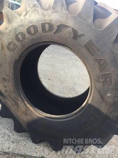 Goodyear 650/75R32 Däck, hjul och fälgar