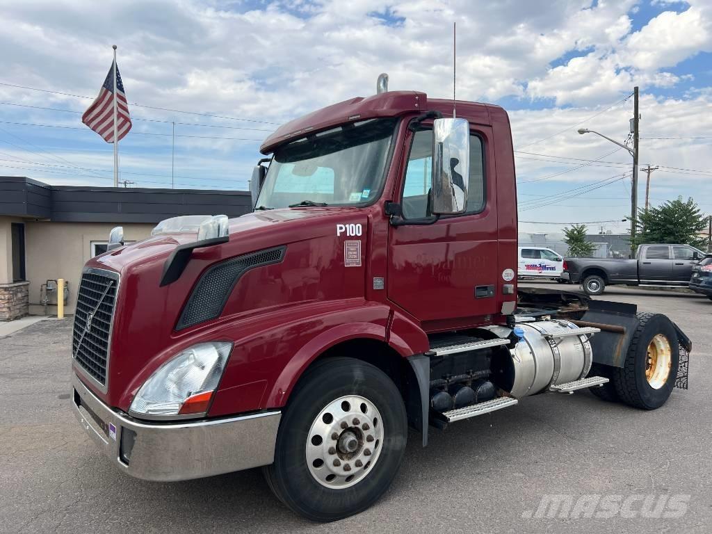 Volvo VNL 42 T300 Dragbilar