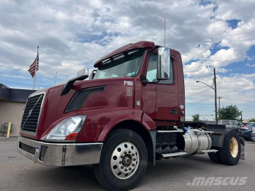 Volvo VNL 42 T300 Dragbilar