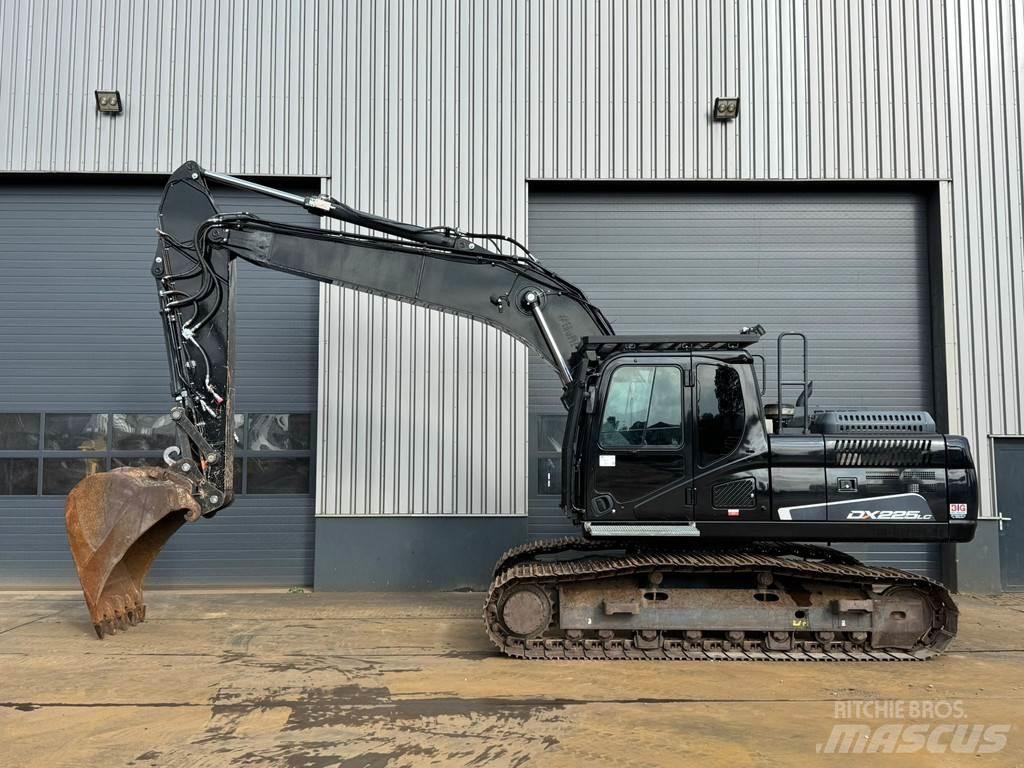 Doosan DX225LC-5 Bandgrävare