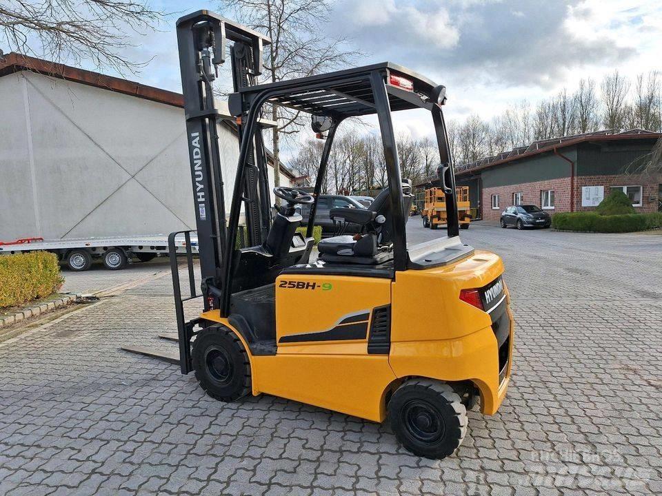 Hyundai 25 BH-9 Entreprenad - Övrigt
