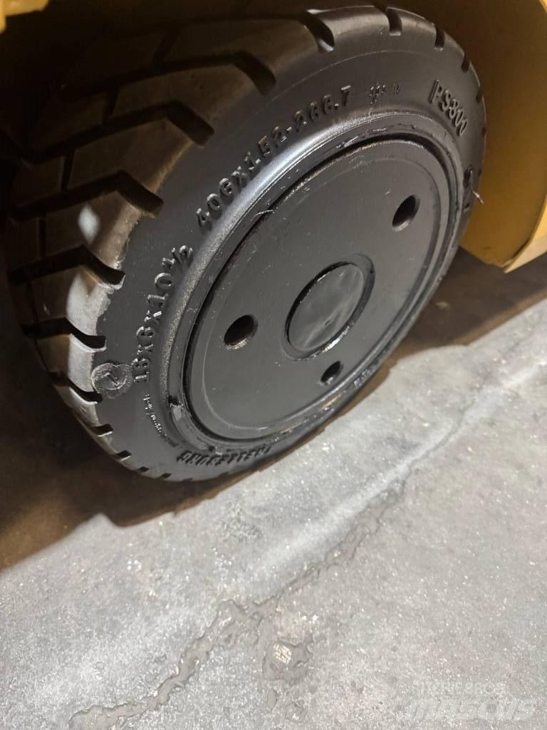 CAT EC30N2 Elmotviktstruckar