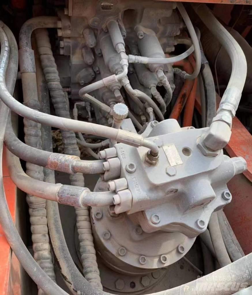 Doosan DX 380 LC Bandgrävare