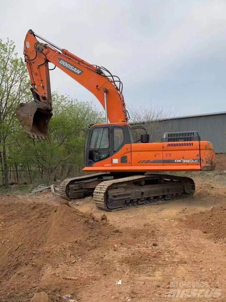 Doosan DX 380 LC Bandgrävare