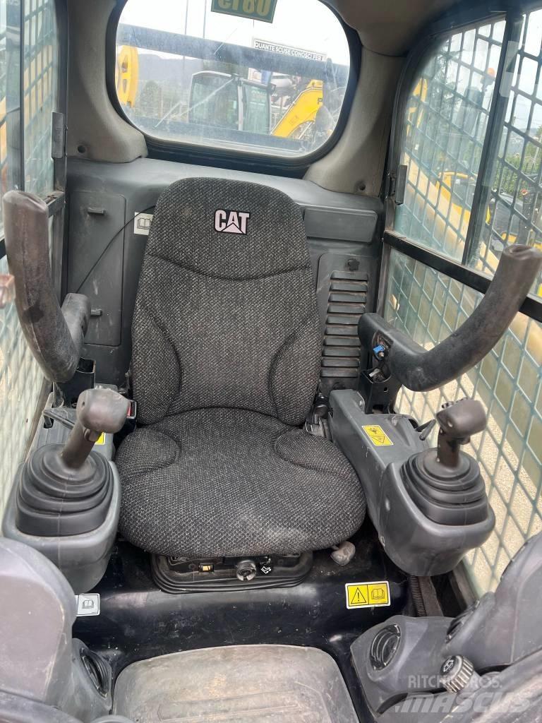 CAT 262 D Kompaktlastare