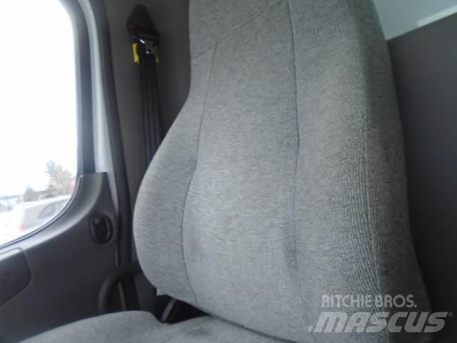 Freightliner M 106 Skåpbilar