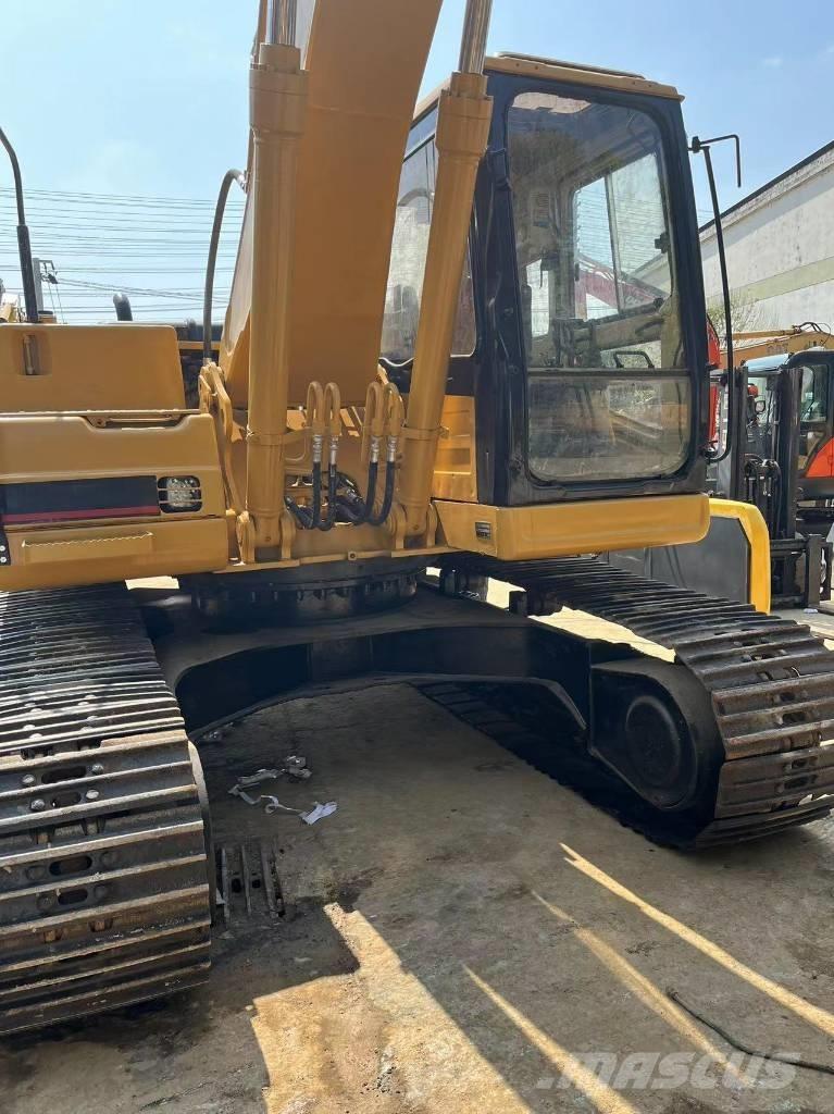 CAT 320 B L Bandgrävare
