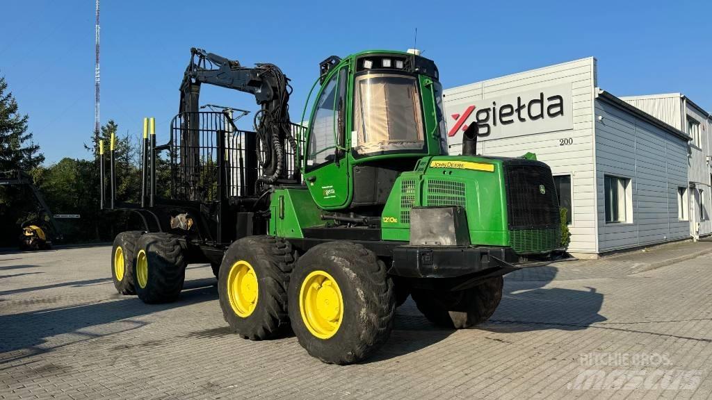John Deere 1210 E Skotare