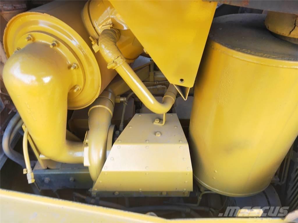 Komatsu D155AX-5 Bandschaktare