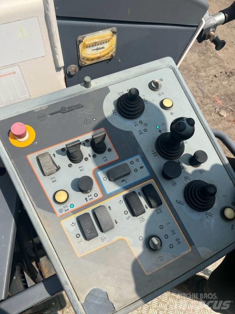 Wirtgen W 220 Asfaltskallfräsmaskiner