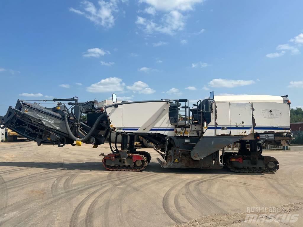 Wirtgen W 220 Asfaltskallfräsmaskiner