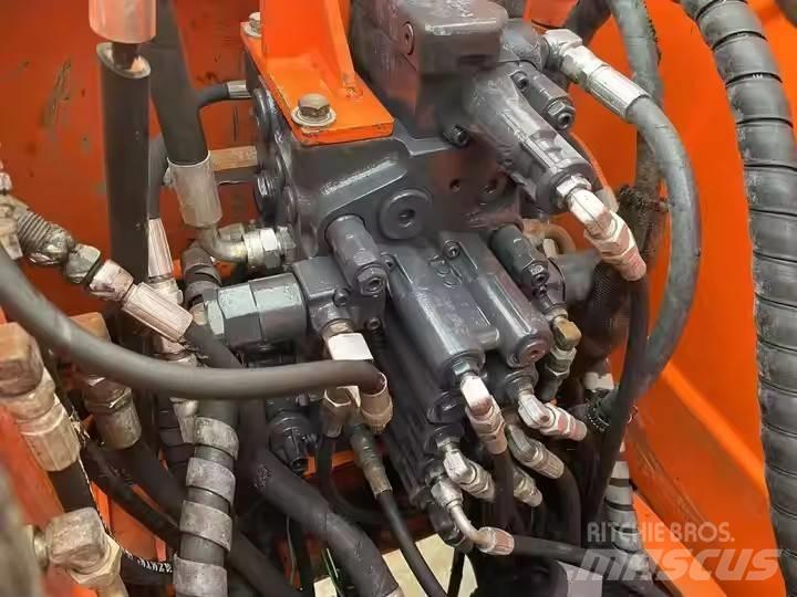 Doosan DH80 Bandgrävare