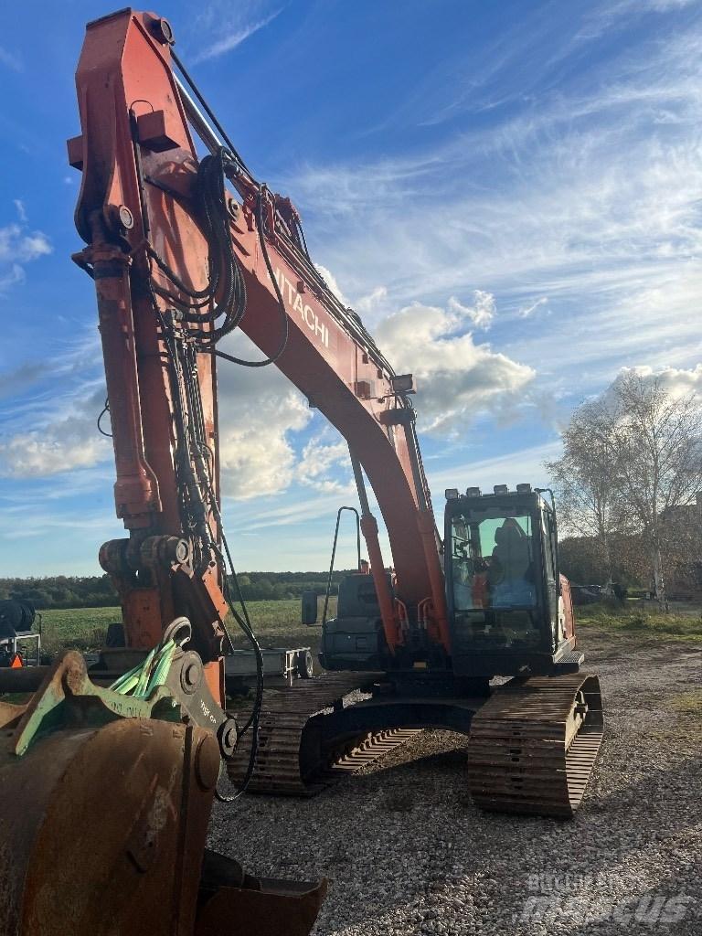 Hitachi ZX 210 Bandgrävare