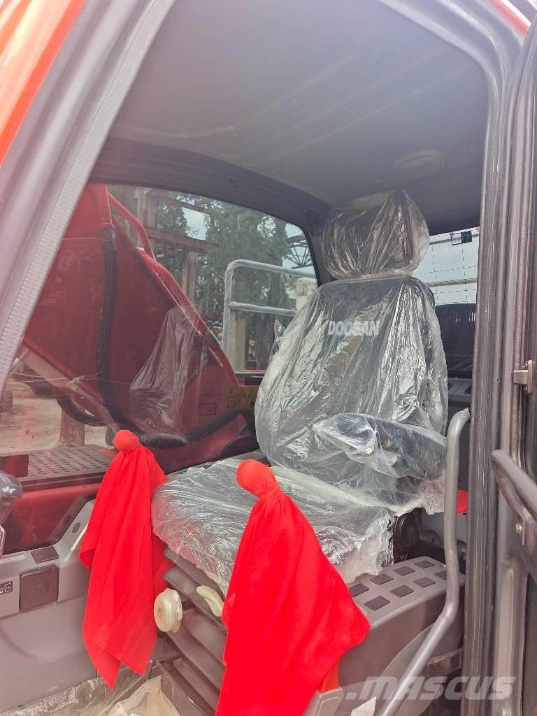 Doosan DX 225 Bandgrävare