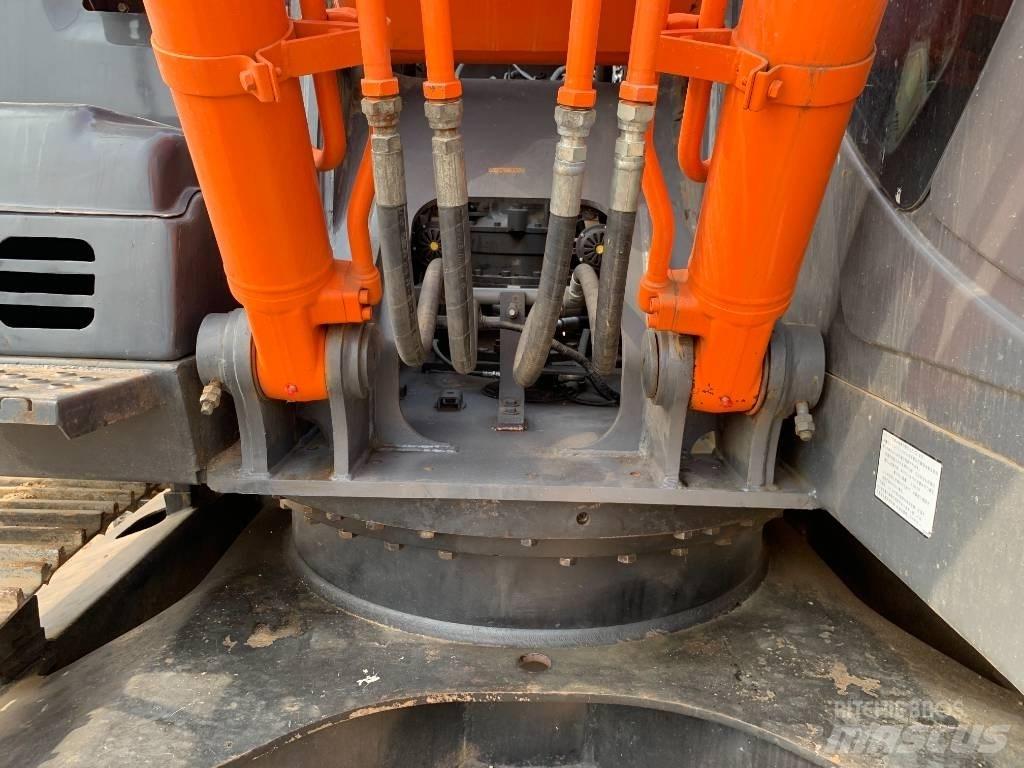 Hitachi ZX210G Bandgrävare