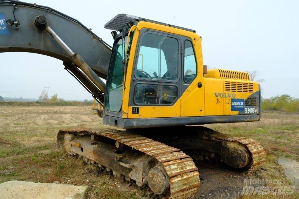 Volvo EC 240 kabina Hytter och interiör