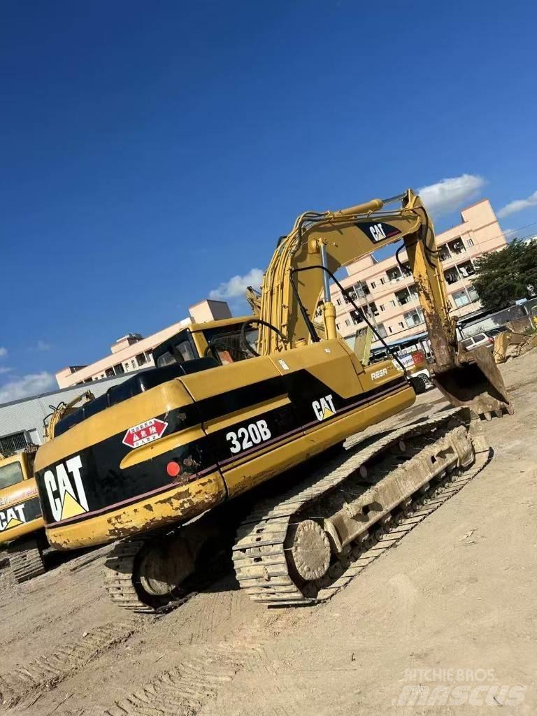 CAT 320 B L Bandgrävare