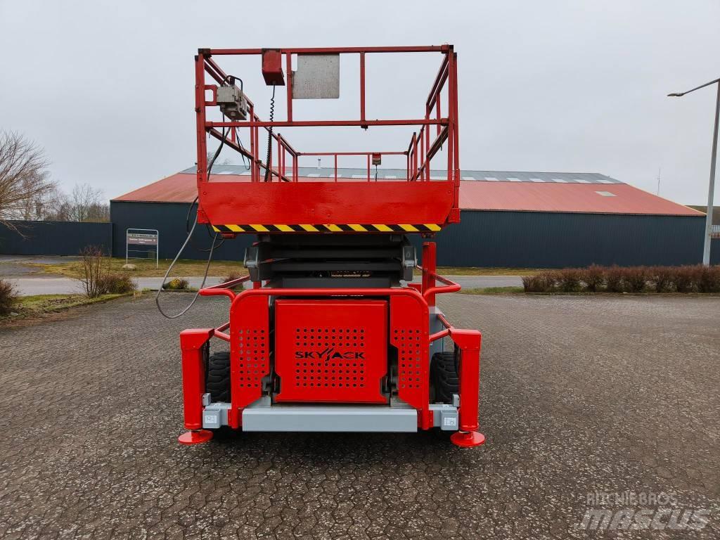 SkyJack SJ 9250 RT Saxliftar