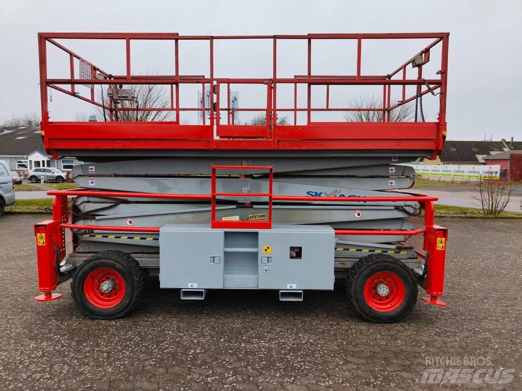 SkyJack SJ 9250 RT Saxliftar