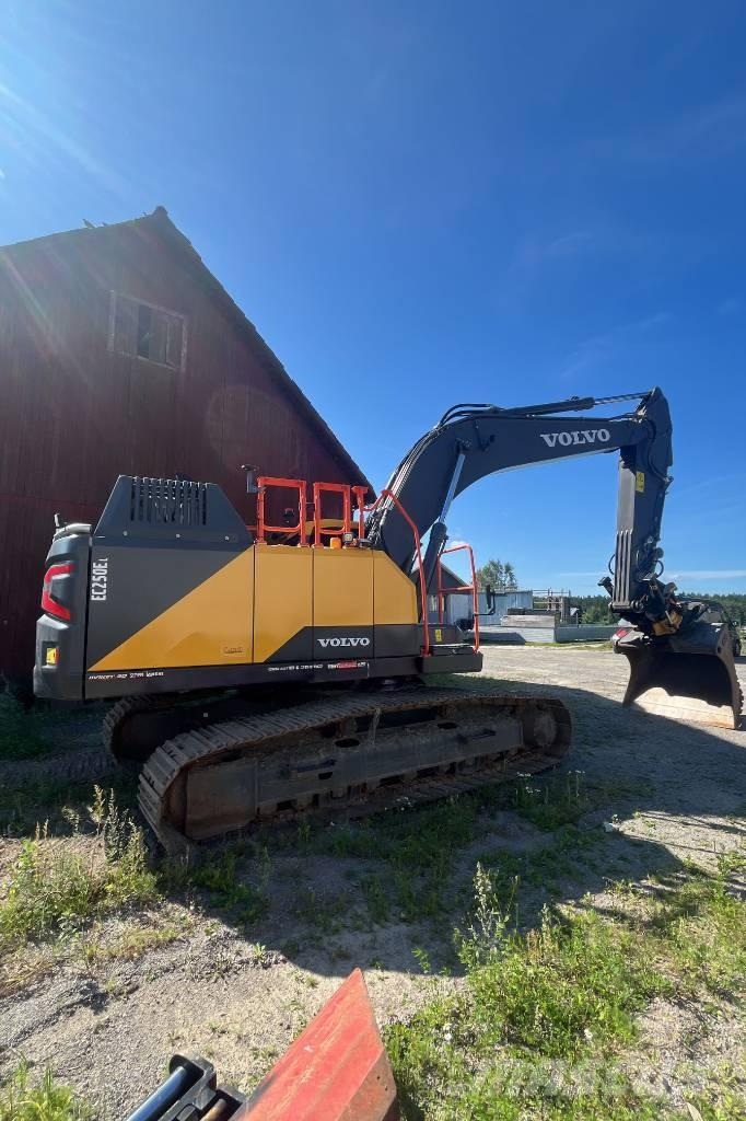 Volvo EC 250 EL Bandgrävare