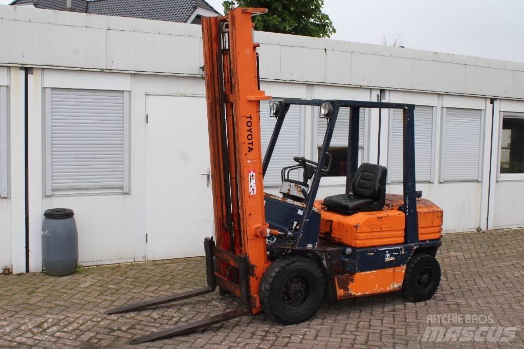 Toyota 5 FD 25 Dieselmotviktstruckar