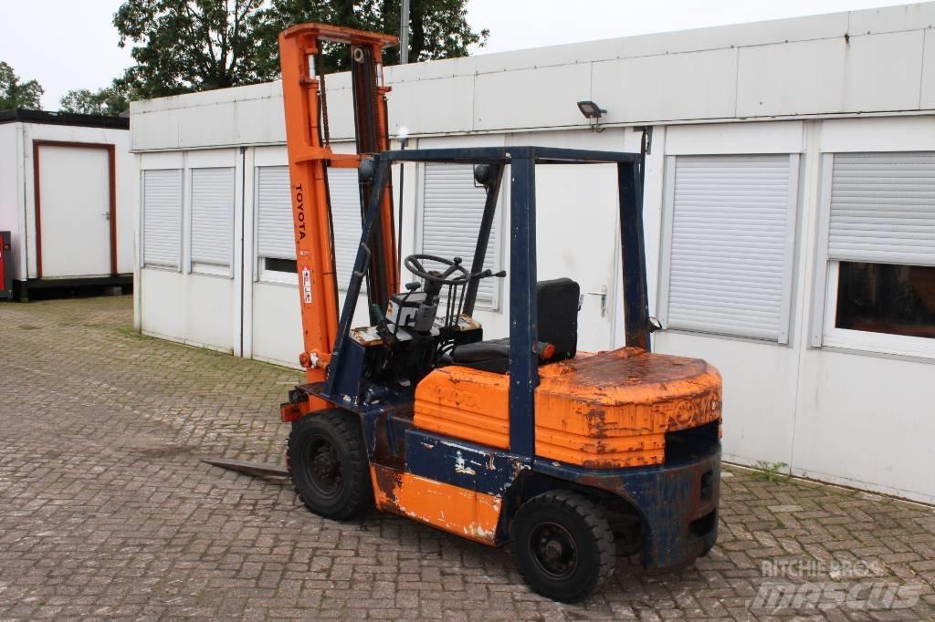 Toyota 5 FD 25 Dieselmotviktstruckar