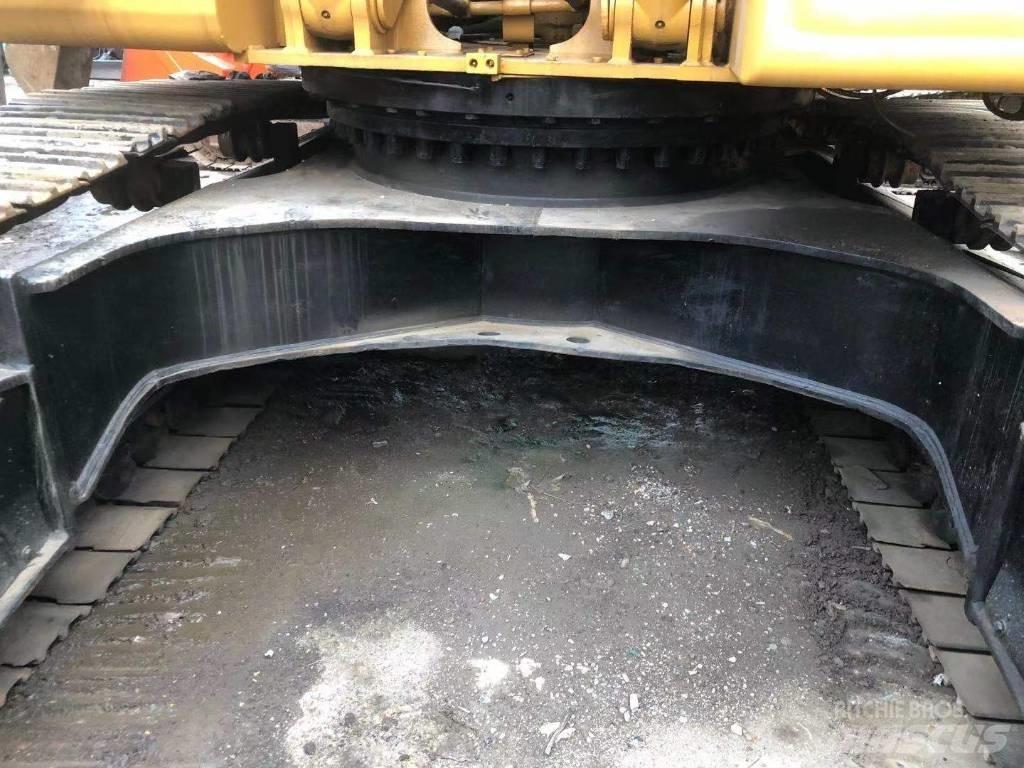 CAT 330 B L Bandgrävare
