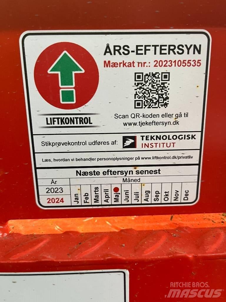 SkyJack SJ 6832 RTE Saxliftar